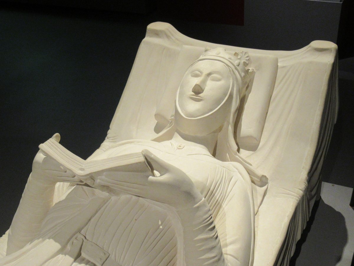 Model of Eleanor of Aquitaine in Musée d'Aquitaine, Bordeaux MJ