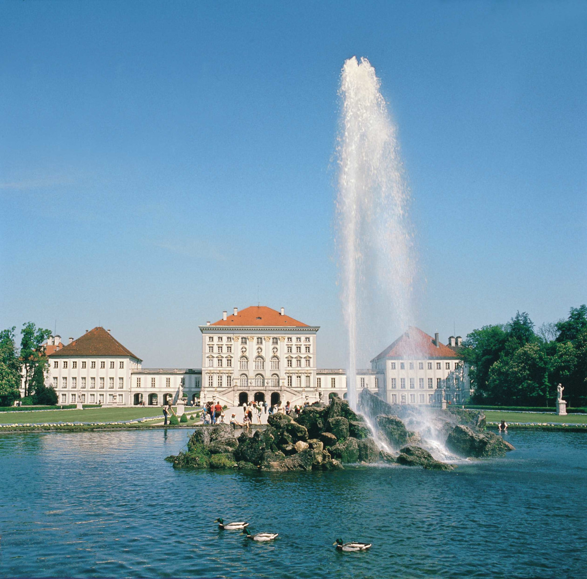 Schloss-Nymphenburg-Brunnen-1200©-Munchen-Tourismus-Studio-Hahn.jpg