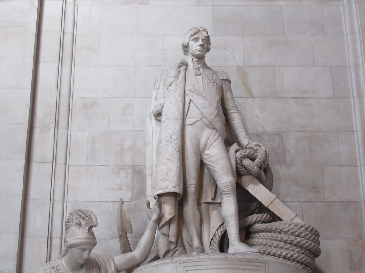Nelson statue, St Pauls, London