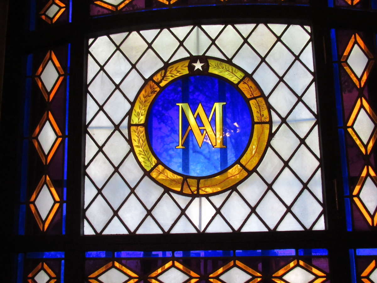 Paris, Conciergerie, memorial window for Marie Antoinette