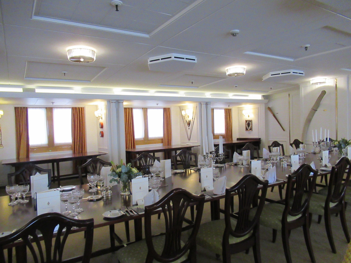 Edinburgh / Royal Yacht Britannia State Dining Room
